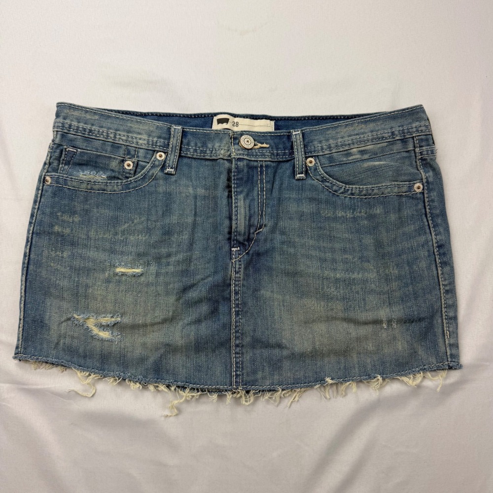 Levis Denim Mini Skirt Womens 28 Blue Distressed Raw Hem 31697-0002